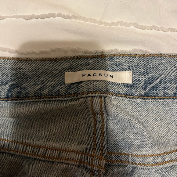 Light Wash High Rise Denim Jeans - Picture 2 of 5